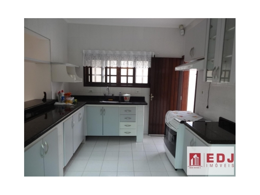 CASA  PRÃ?XIMO A PRAIA NO BALNEÃRIO NOVA PERUÃBE